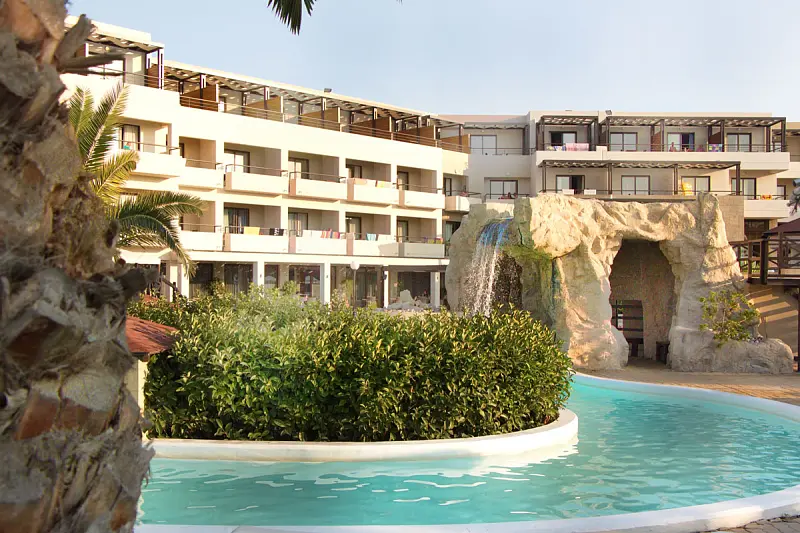 D'ANDREA MARE BEACH RESORT & APARTHOTEL