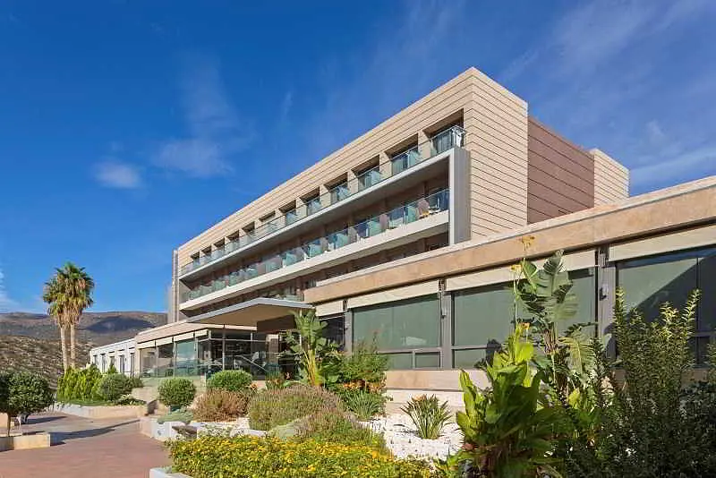 I Resort Beach Hotel & Spa