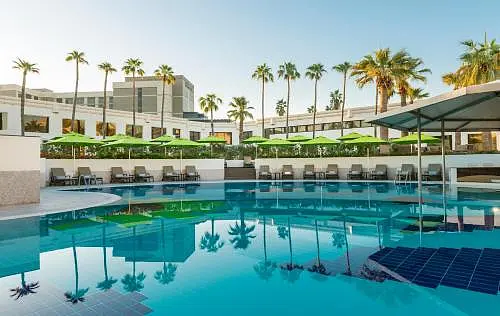 Le Meridien Dubai and Conference Centre