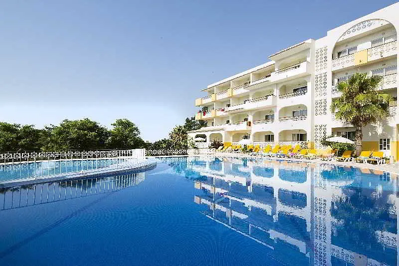 Luna Miramar Club