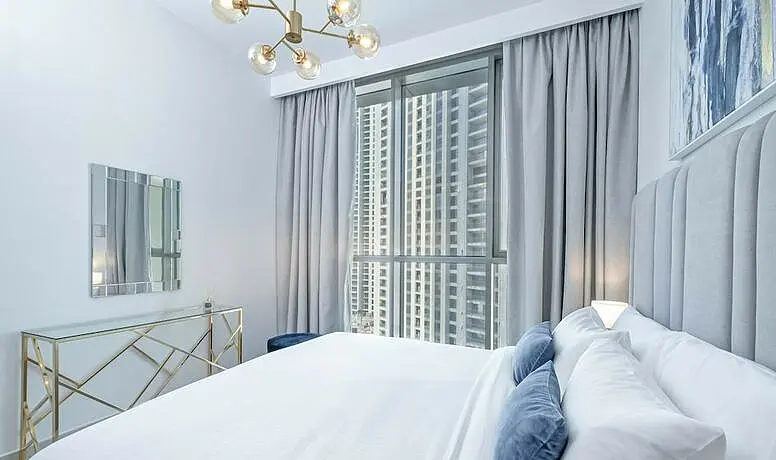 Lux Luxury Downtown Views Suite
