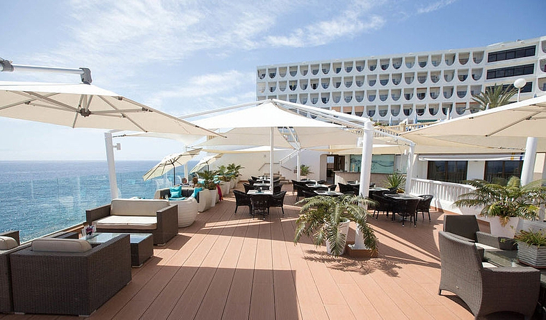 Pearly Grey Ocean Club Apartments and Suites