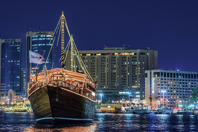 Radisson Blu , Dubai Deira Creek