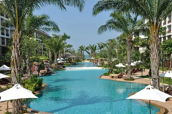 RAVINDRA BEACH RESORT & SPA