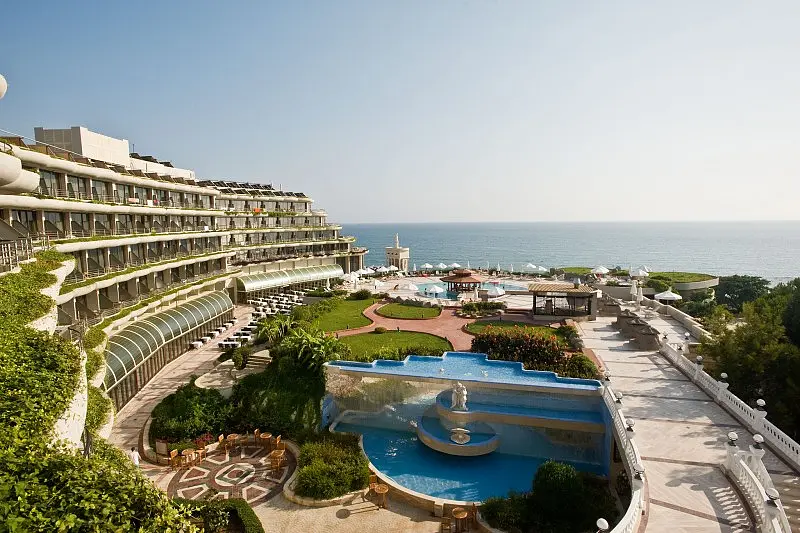 SUNRISE QUEEN RESORT HOTEL