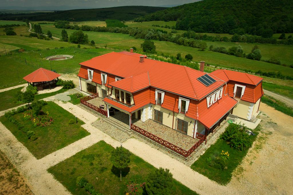 SACIOVA HILLS 3*